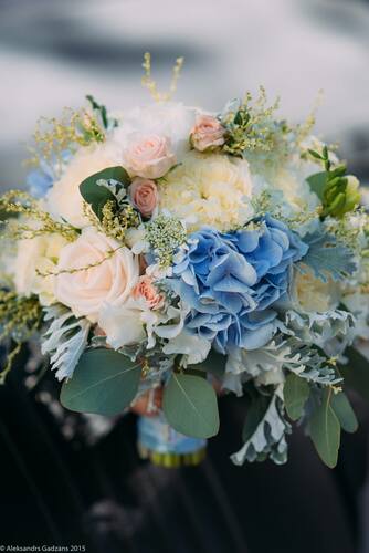 Līgavas pušķis ar rozem Patience