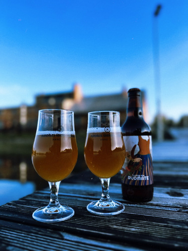 Rundāles ūdensdzirnavu alus un glāzes