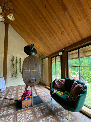 Foto kaste kāzu dienas izklaidei